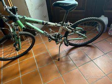 Mountain Bike FAST NCA V18 ammortizzata