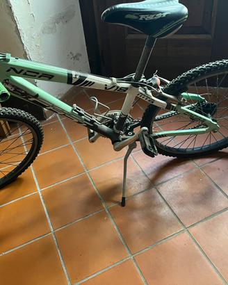 Mountain Bike FAST NCA V18 ammortizzata