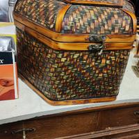 Baule esagonale in bambù intrecciato