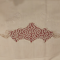 Corredo vintage in puro lino e vaso cristallo