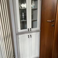 Mobile angolo con vetrinetta