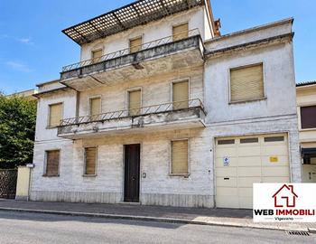 Casa indipendente di 639 m² con più di 5 locali e 