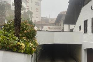 Affittassi Garage a scena