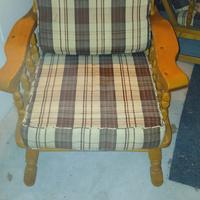 2 poltrone  in legno 