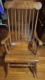 Sedia a dondolo in legno