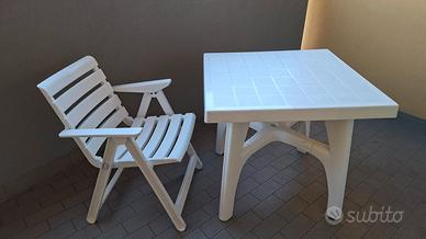 Tavolo giardino con 4 sedie