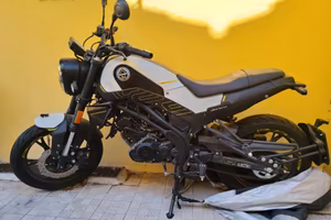 Benelli Leoncino 125