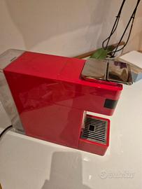 Macchina a capsule Illy di design 