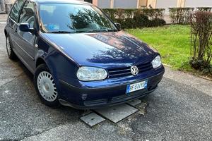 Volkswagen Golf 1.6 benzina – 3 porte – anno 1999