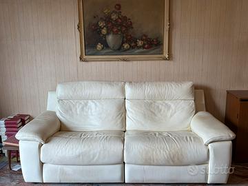 Divano pelle bianco con motorr elettrico