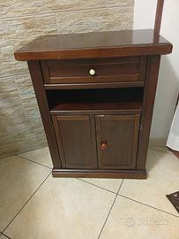 Mobiletto in legno