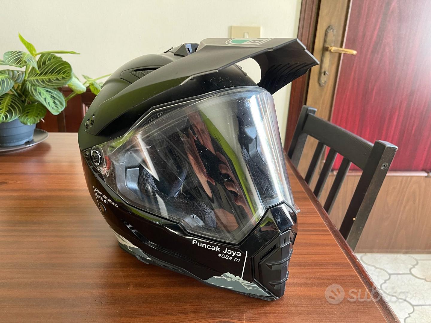 Casco Moto AGV AX-8 Dual Evo Nero pronto per l'invio