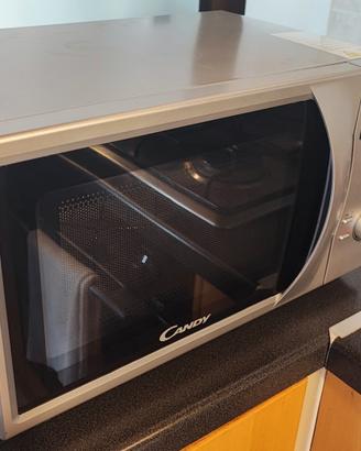Micronde 700 W - Candy Idea CMG2071DS