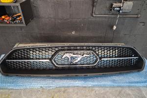 griglia ford mustang