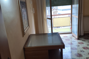 Stanza doppia interno 6 piano 3 no ascensore