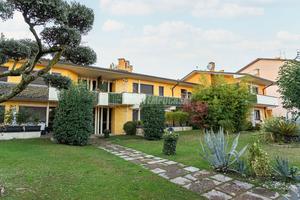 QUADRILOCALE CON GIARDINO, BOX E CANTINA