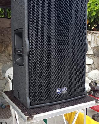 Coppia di casse musicali professionali