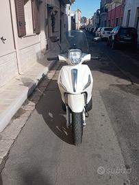 Piaggio Beverly 350 Sport Touring