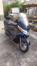 Suzuki Burgman AN400 del 2004 pochi chilometri