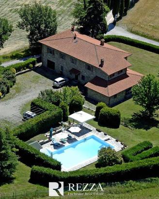 Villa di 455 m² con più di 5 locali e box auto dop
