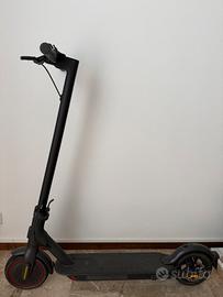 Monopattino Xiaomi Mi Electric Scooter Pro 2