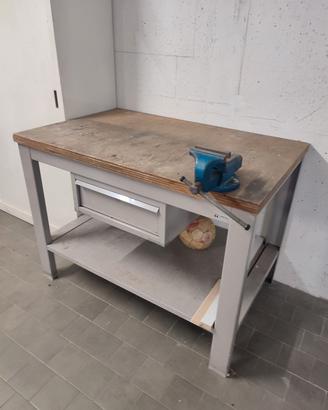 Tavolo banco da lavoro