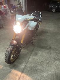 Yamaha FZ8