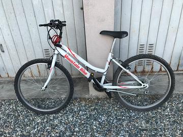 Bicicletta donna mountain biki