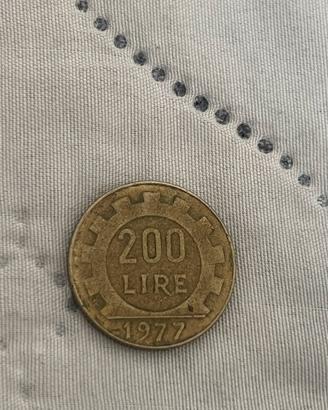 Rara moneta da 200 lire del 1977