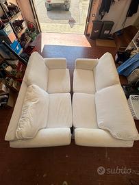 2 divani IKEA sfoderabili bianchi – €190 cad.