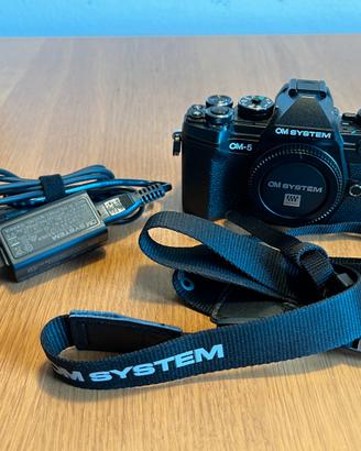 OM System OM-5 come nuova