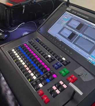 Mixer grafuco Barco S3 tricombo 4k + console Ec-50