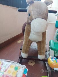 Giochi vari, cavallo dondolo, vestiti, tiralatte