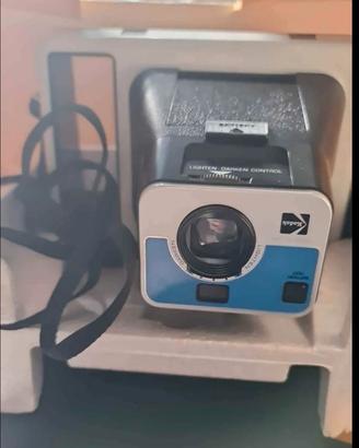 macchina fotografica calcolatrice parlante geloso