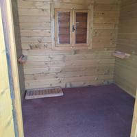 Casetta in legno e metallo