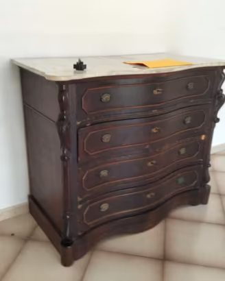 Cassettiera antica in legno con base in marmo
