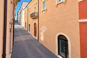 MONOLOCALE A L'AQUILA