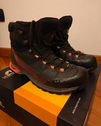 Scarponi La sportiva  tg.44 