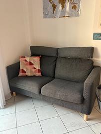 Divano due posti PÄRUP Ikea con due poggiatesta