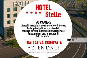 Attività / Licenza di 5000 m² con più di 5 locali 