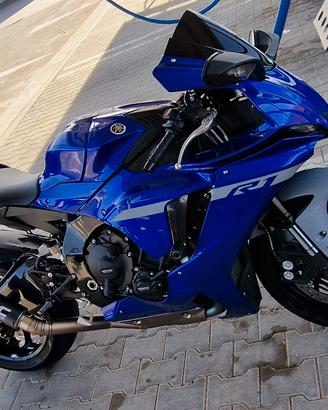 Yamaha R1