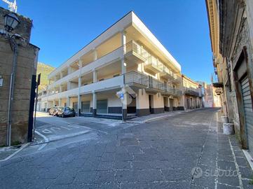 3 LOCALI A SANTA MARIA A VICO