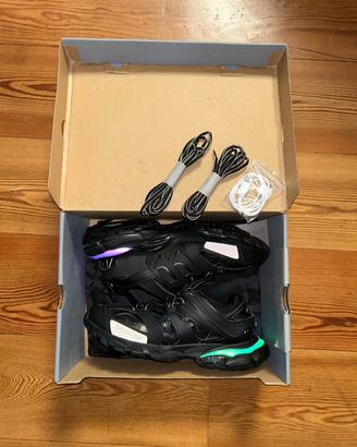 Scarpe Balenciaga track nere con led