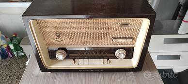 Grundig A Valvole radio model 1099 made in Germany