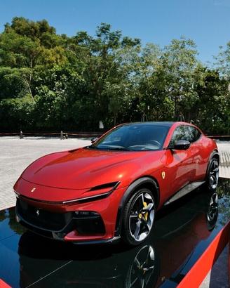 DISPONIAMO DI RICAMBI AUTO FERRARI F167 MATERIALE 