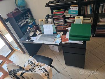 Librerie e scrivania