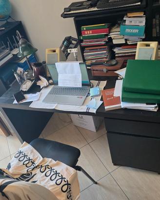 Librerie e scrivania