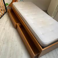 Letto singolo in legno con 2 cassetti estraibili