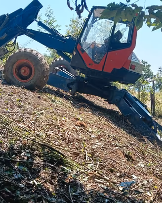 ESCAVATORE RAGNO KAISER X4M ACCESSORIATO