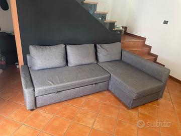 Divano Ikea 3 posti con contenitore 